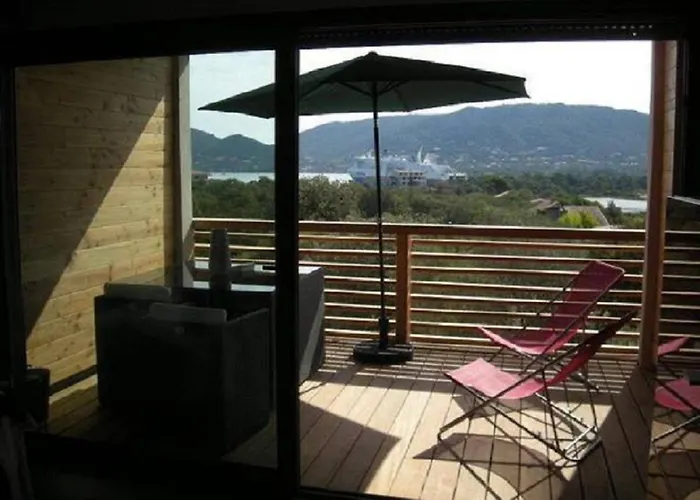 Standing Piscine Vue Apartment