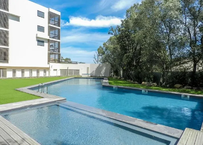 Standing Piscine Vue Appartement *